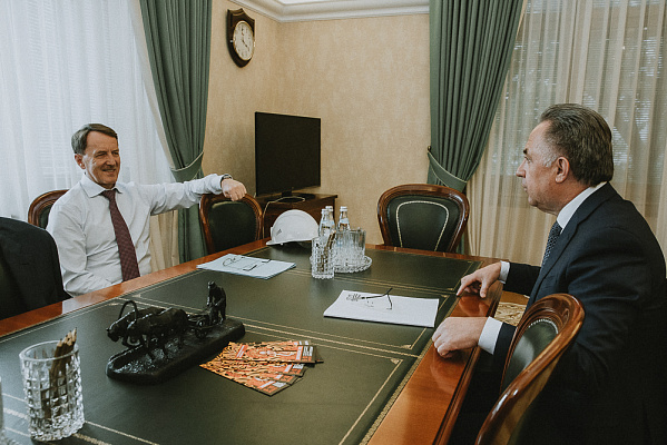 В Госдуме состоялась встреча вице-спикера Алексея Гордеева с гендиректором «ДОМ.РФ» Виталием Мутко